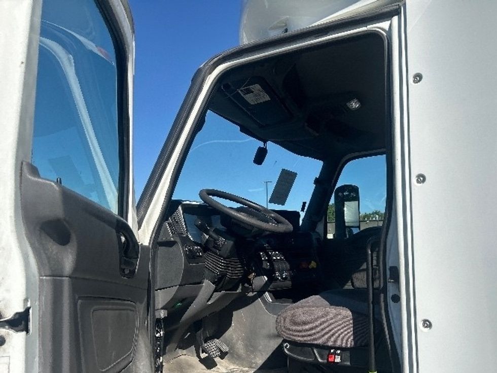 Day Cab Tractor-Heavy Duty Tractors-International-2023-RH613-Piqua-OH-674,127\n\t\tmiles-$ 32,000 - Image 9