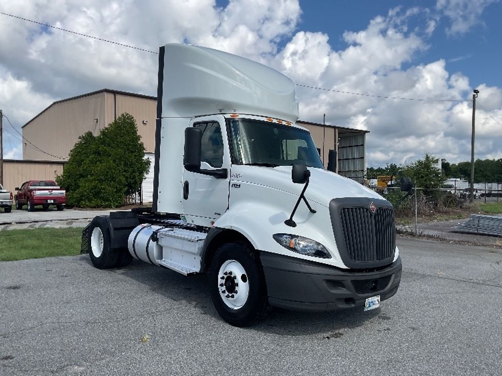 Day Cab Tractor-Heavy Duty Tractors-International-2023-RH613-Valdosta-GA-353,882\n\t\tmiles-$ 32,750 - Image 1