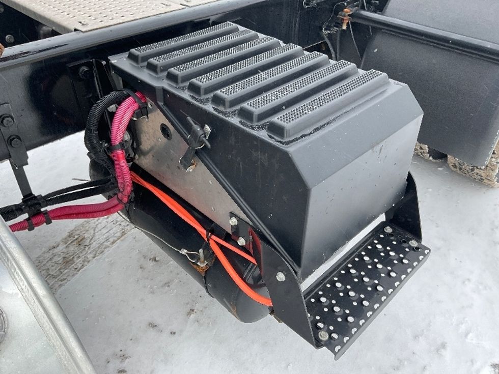 Day Cab Tractor-Heavy Duty Tractors-International-2024-MV607-Cadillac-MI-15,383\n\t\tmiles-$ 77,000 - Image 21