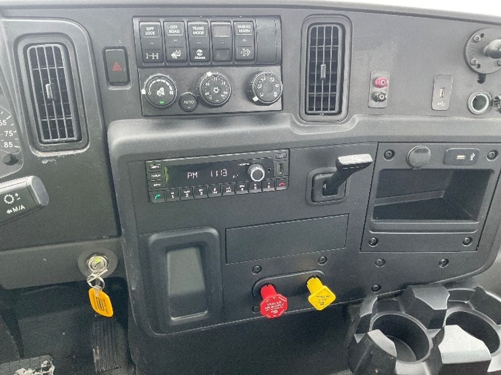 Day Cab Tractor-Heavy Duty Tractors-International-2024-MV607-Cadillac-MI-15,383\n\t\tmiles-$ 77,000 - Image 22