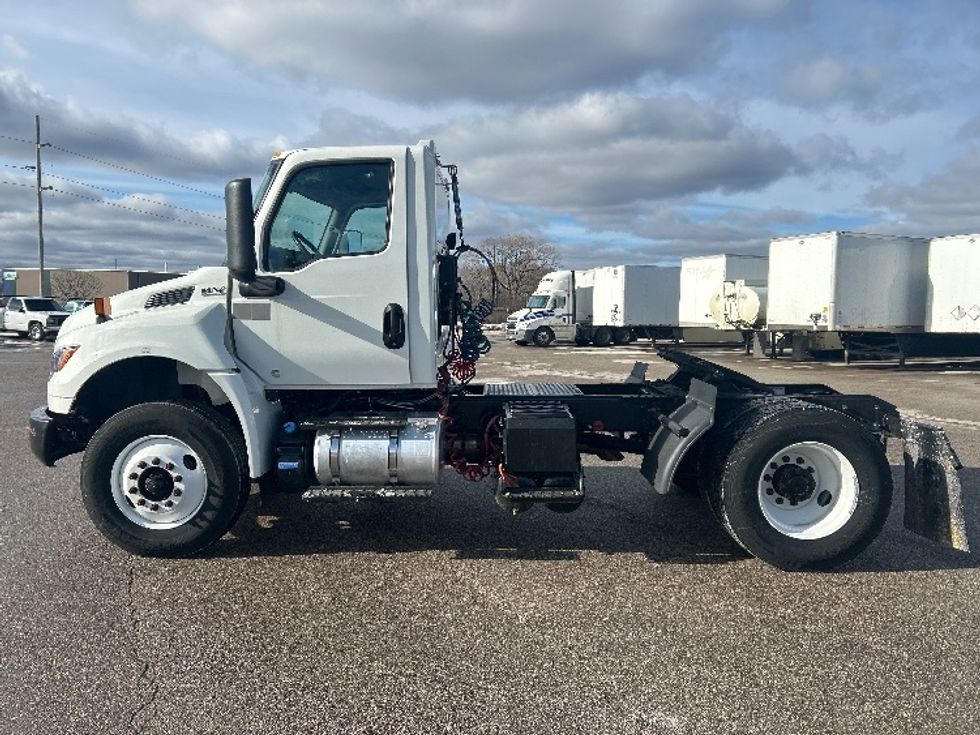 Day Cab Tractor-Heavy Duty Tractors-International-2024-MV607-Lansing-MI-20,567\n\t\tmiles-$ 75,500 - Image 4