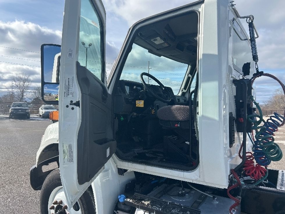 Day Cab Tractor-Heavy Duty Tractors-International-2024-MV607-Lansing-MI-20,567\n\t\tmiles-$ 75,500 - Image 9