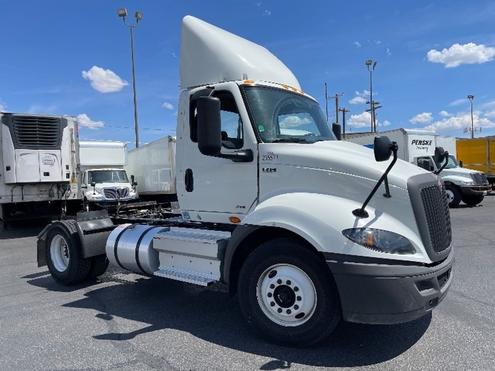 Day Cab Tractor-Heavy Duty Tractors-International-2024-RH613-Fresno-CA-58,732\n\t\tmiles-$ 65,250 - Image 1