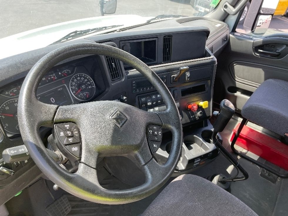 Day Cab Tractor-Heavy Duty Tractors-International-2024-RH613-Fresno-CA-58,732\n\t\tmiles-$ 65,250 - Image 10