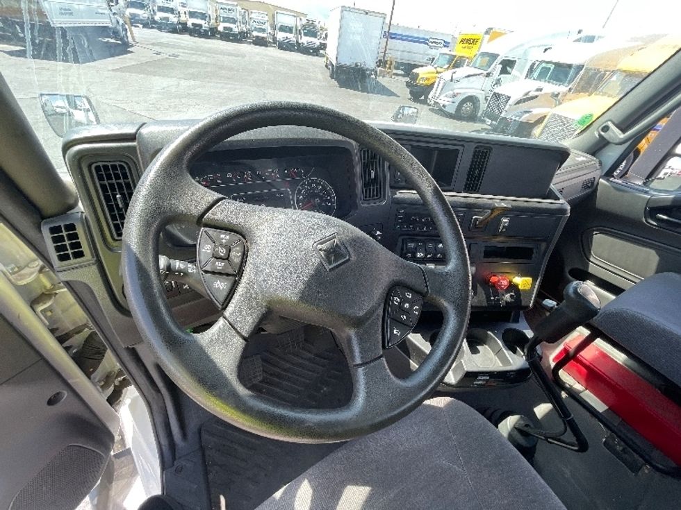 Day Cab Tractor-Heavy Duty Tractors-International-2024-RH613-Fresno-CA-58,732\n\t\tmiles-$ 65,250 - Image 11