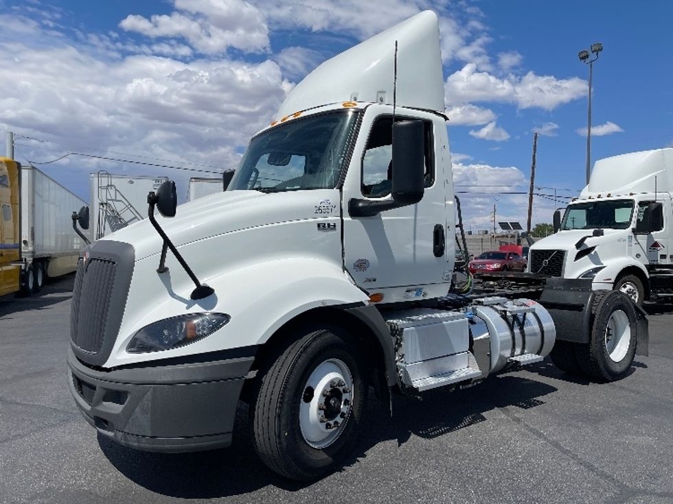 Day Cab Tractor-Heavy Duty Tractors-International-2024-RH613-Fresno-CA-58,732\n\t\tmiles-$ 65,250 - Image 3