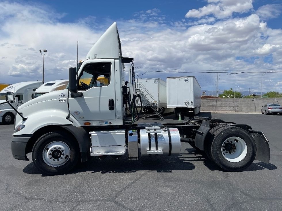 Day Cab Tractor-Heavy Duty Tractors-International-2024-RH613-Fresno-CA-58,732\n\t\tmiles-$ 65,250 - Image 4