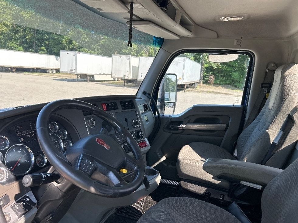 Day Cab Tractor-Heavy Duty Tractors-Kenworth-2019-T680-Byron Center-MI-466,075\n\t\tmiles-$ 41,500 - Image 10