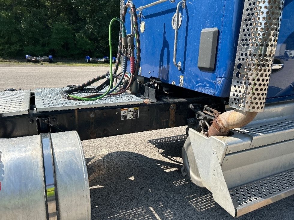 Day Cab Tractor-Heavy Duty Tractors-Kenworth-2019-T680-Byron Center-MI-466,075\n\t\tmiles-$ 41,500 - Image 17