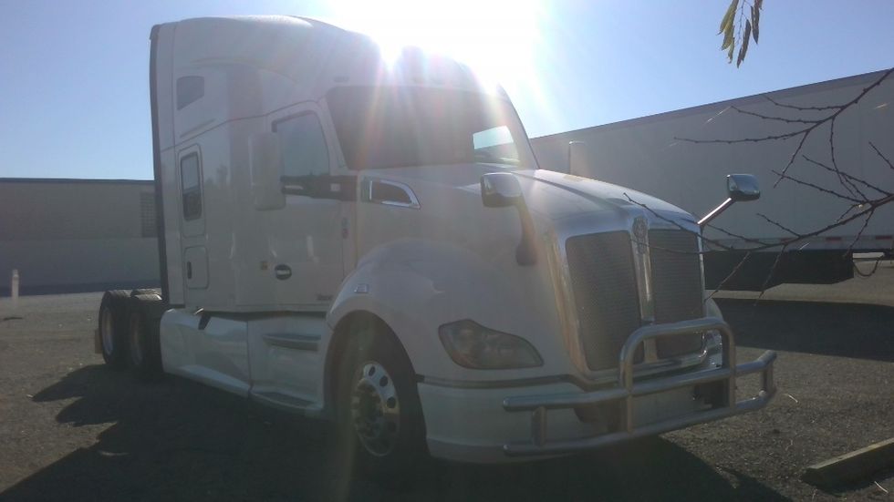 Day Cab Tractor-Heavy Duty Tractors-Kenworth-2020-T680-Smyrna-TN-776,316\n\t\tmiles-$ 12,000 - Image 1