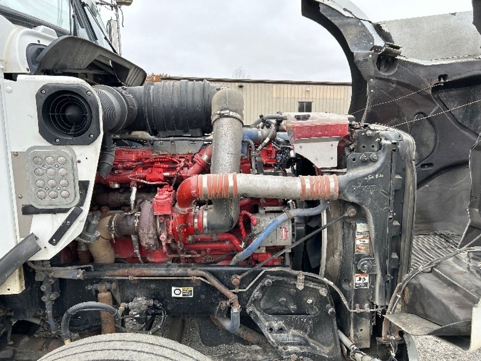 Day Cab Tractor-Heavy Duty Tractors-Kenworth-2020-T800-Londonderry-NH-332,212\n\t\tmiles-$ 77,000 - Image 15