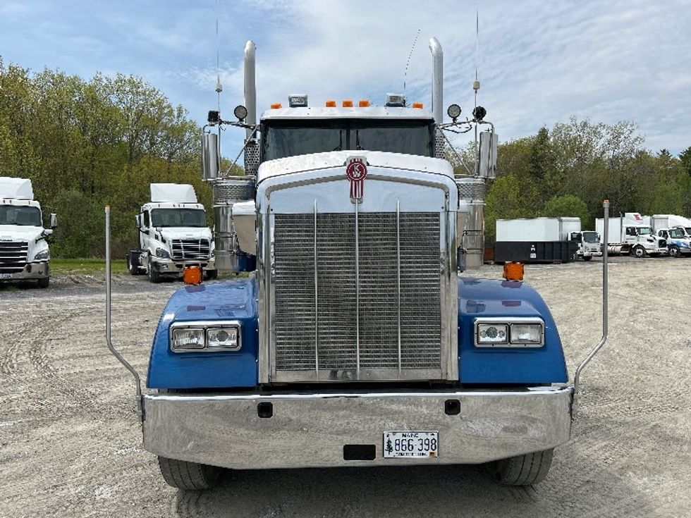 Day Cab Tractor-Heavy Duty Tractors-Kenworth-2020-W900-Londonderry-NH-272,512\n\t\tmiles-$ 59,500 - Image 2
