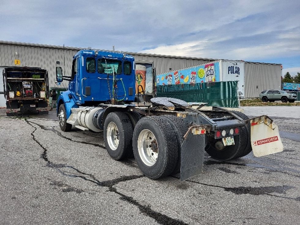 Day Cab Tractor-Heavy Duty Tractors-Kenworth-2021-T880-Londonderry-NH-465,797\n\t\tmiles-$ 68,750 - Image 5