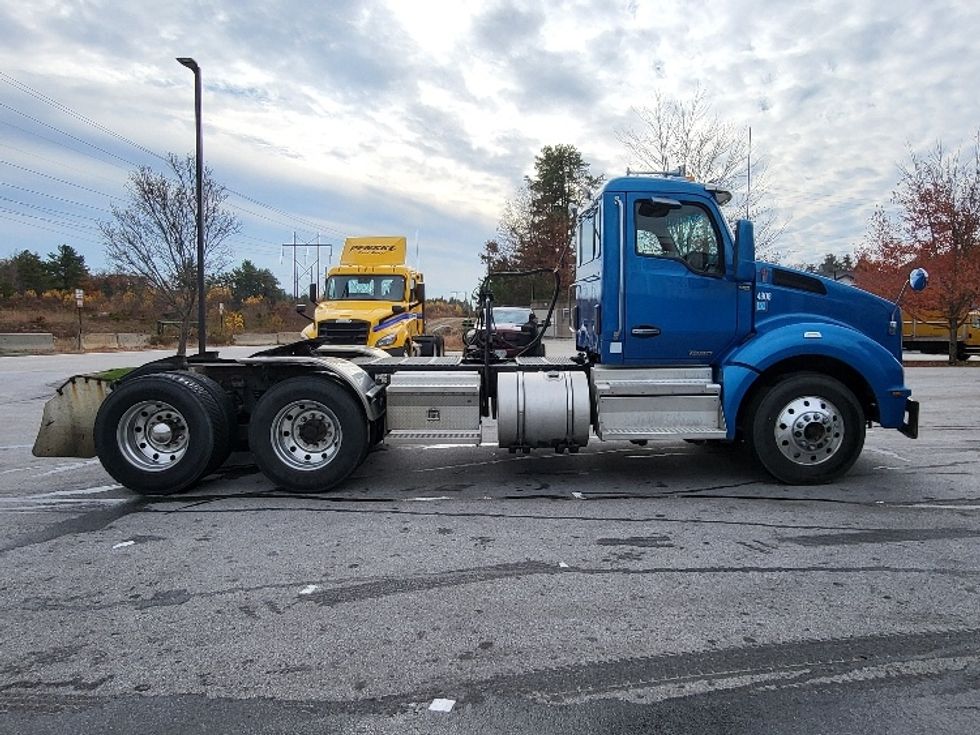 Day Cab Tractor-Heavy Duty Tractors-Kenworth-2021-T880-Londonderry-NH-465,797\n\t\tmiles-$ 68,750 - Image 8