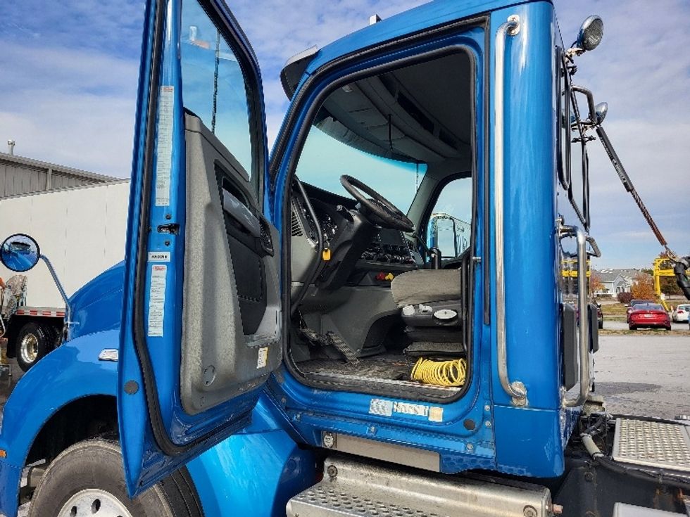 Day Cab Tractor-Heavy Duty Tractors-Kenworth-2021-T880-Londonderry-NH-474,226\n\t\tmiles-$ 68,000 - Image 9