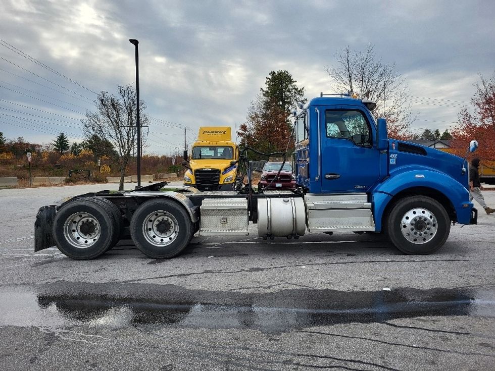 Day Cab Tractor-Heavy Duty Tractors-Kenworth-2021-T880-Londonderry-NH-481,823\n\t\tmiles-$ 67,500 - Image 8