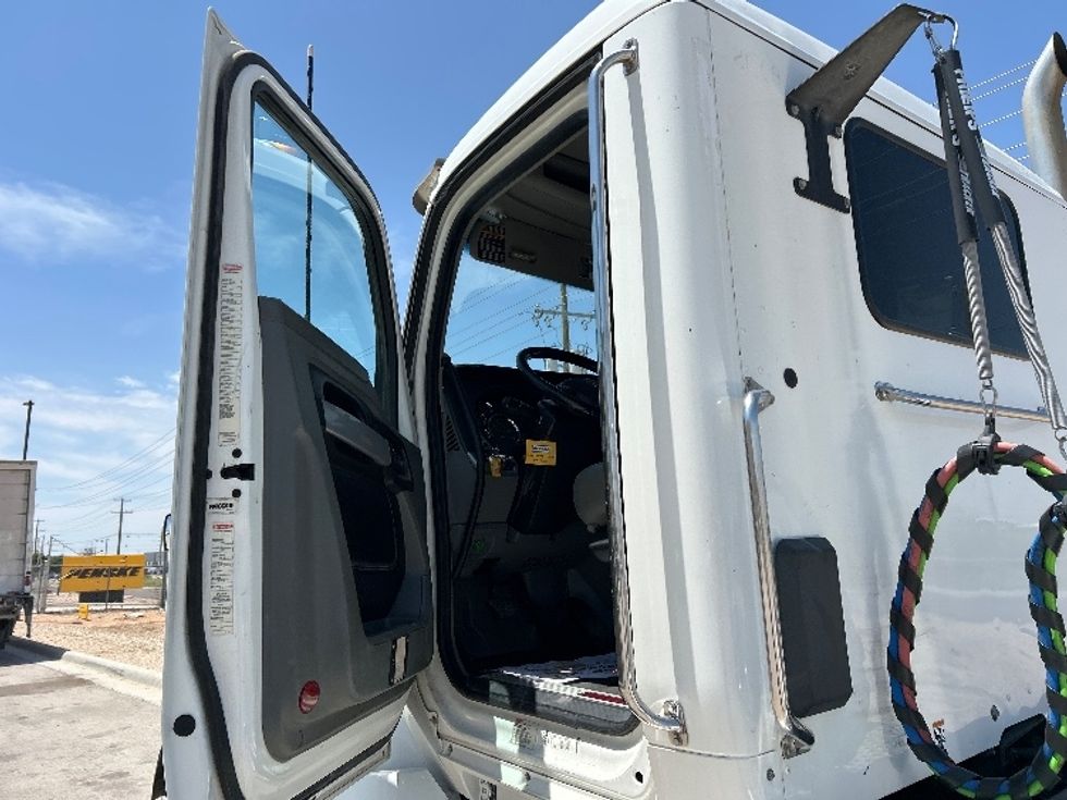 Day Cab Tractor-Heavy Duty Tractors-Kenworth-2021-T880-Odessa-TX-179,733\n\t\tmiles-$ 72,750 - Image 9