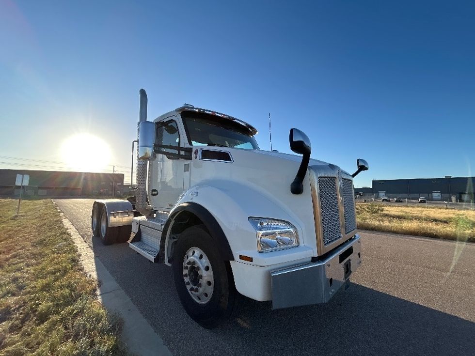 Day Cab Tractor-Heavy Duty Tractors-Kenworth-2021-T880-Odessa-TX-217,648\n\t\tmiles-$ 79,000 - Image 1