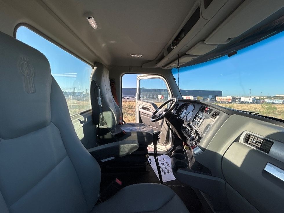 Day Cab Tractor-Heavy Duty Tractors-Kenworth-2021-T880-Odessa-TX-217,648\n\t\tmiles-$ 79,000 - Image 14