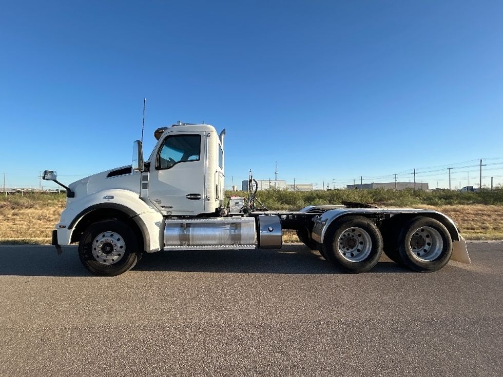 Day Cab Tractor-Heavy Duty Tractors-Kenworth-2021-T880-Odessa-TX-217,648\n\t\tmiles-$ 79,000 - Image 4