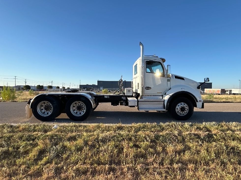 Day Cab Tractor-Heavy Duty Tractors-Kenworth-2021-T880-Odessa-TX-217,648\n\t\tmiles-$ 79,000 - Image 8