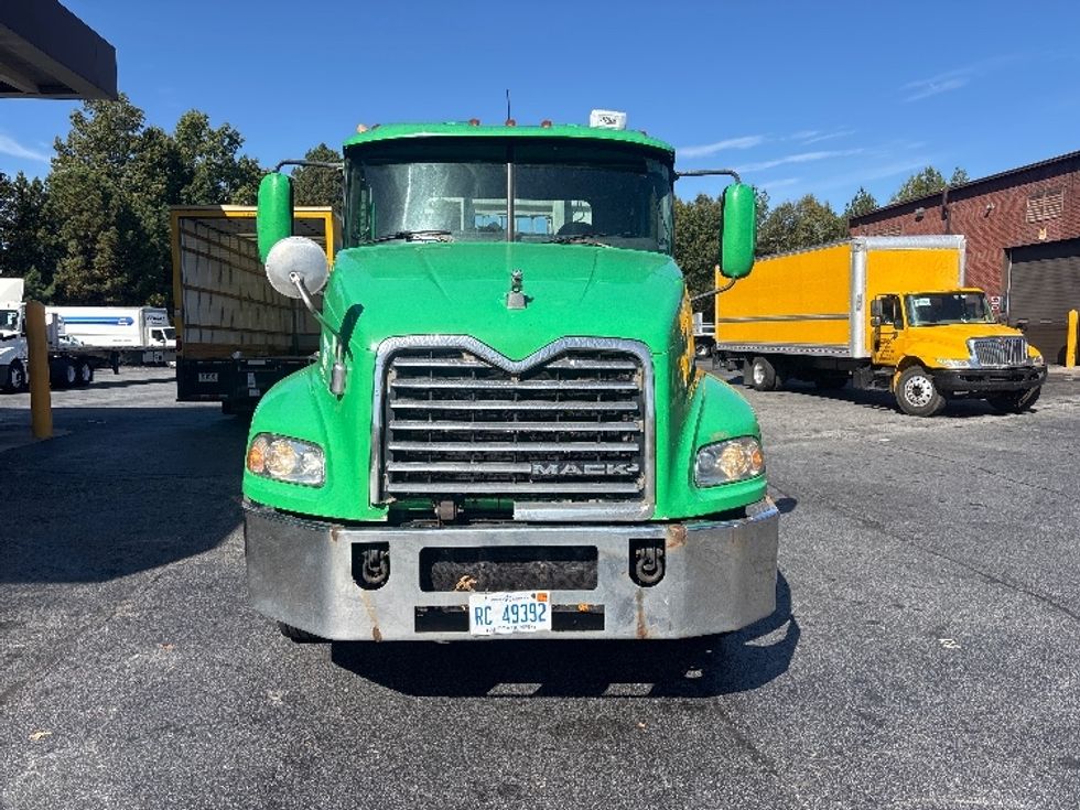 Day Cab Tractor-Heavy Duty Tractors-Mack-2008-Pinnacle CXU613-Duluth-GA-580,738\n\t\tmiles-$ 9,500 - Image 2