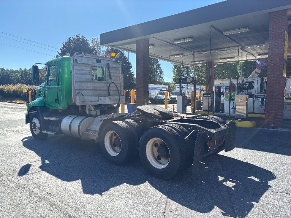 Day Cab Tractor-Heavy Duty Tractors-Mack-2008-Pinnacle CXU613-Duluth-GA-580,738\n\t\tmiles-$ 9,500 - Image 5