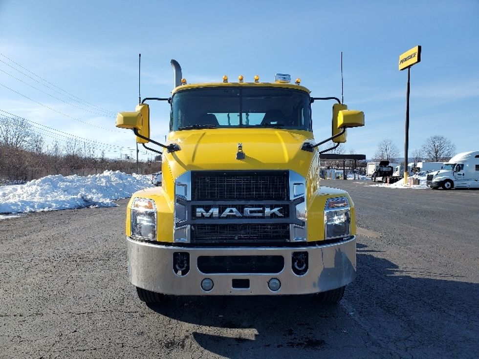 Day Cab Tractor-Heavy Duty Tractors-Mack-2019-ANTHEM-White Deer-PA-247,155\n\t\tmiles-$ 42,250 - Image 2