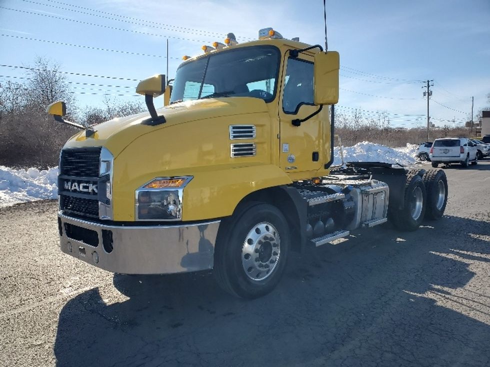 Day Cab Tractor-Heavy Duty Tractors-Mack-2019-ANTHEM-White Deer-PA-247,155\n\t\tmiles-$ 42,250 - Image 3