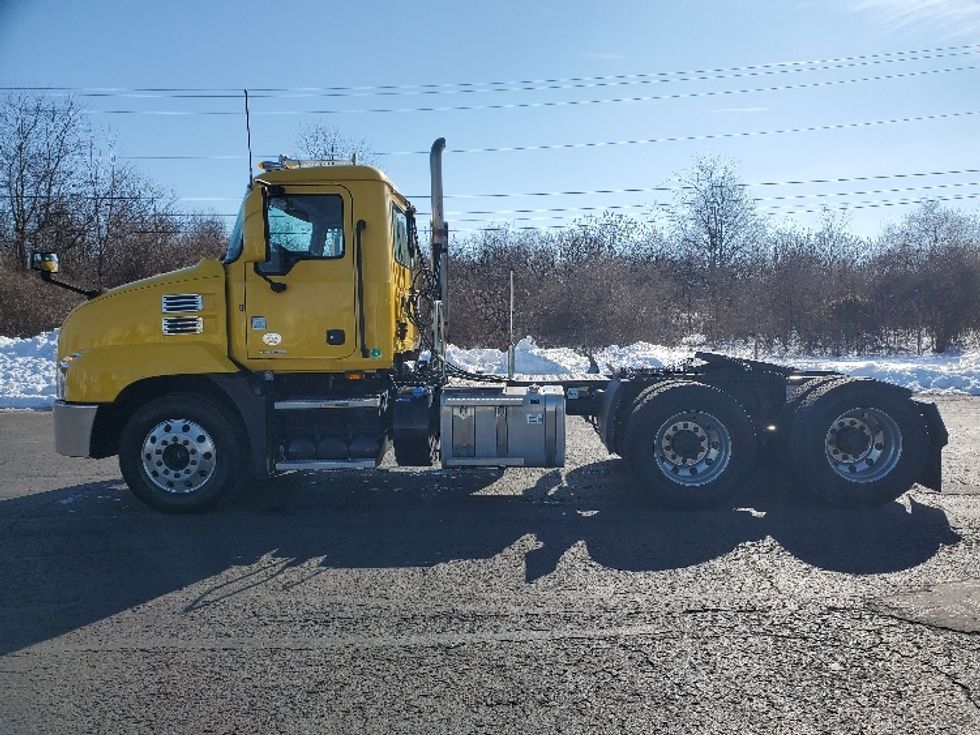 Day Cab Tractor-Heavy Duty Tractors-Mack-2019-ANTHEM-White Deer-PA-247,155\n\t\tmiles-$ 42,250 - Image 4