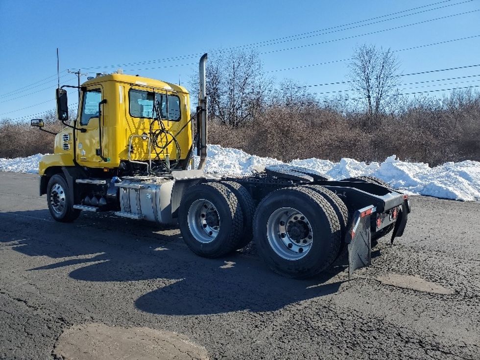 Day Cab Tractor-Heavy Duty Tractors-Mack-2019-ANTHEM-White Deer-PA-247,155\n\t\tmiles-$ 42,250 - Image 5