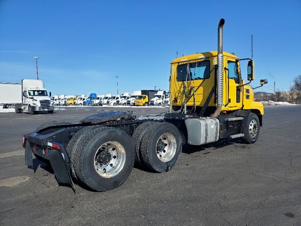 Day Cab Tractor-Heavy Duty Tractors-Mack-2019-ANTHEM-White Deer-PA-247,155\n\t\tmiles-$ 42,250 - Image 7