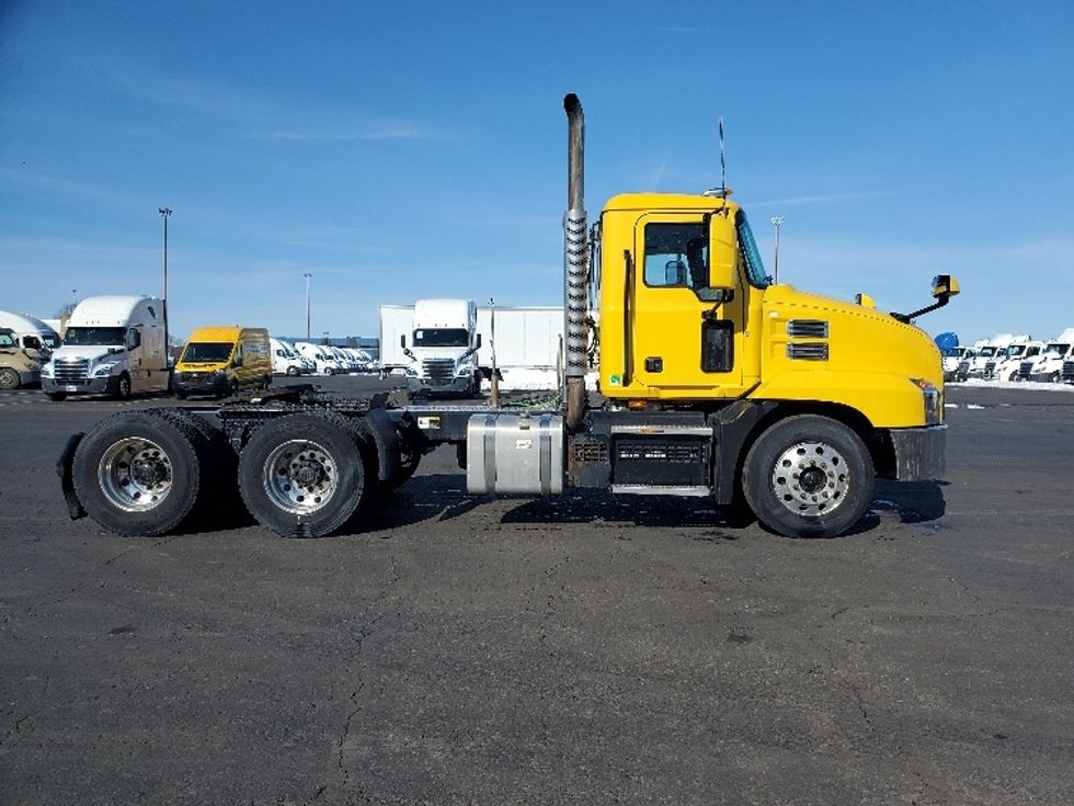 Day Cab Tractor-Heavy Duty Tractors-Mack-2019-ANTHEM-White Deer-PA-247,155\n\t\tmiles-$ 42,250 - Image 8