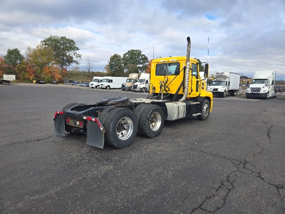 Day Cab Tractor-Heavy Duty Tractors-Mack-2019-ANTHEM-White Deer-PA-457,860\n\t\tmiles-$ 33,250 - Image 7