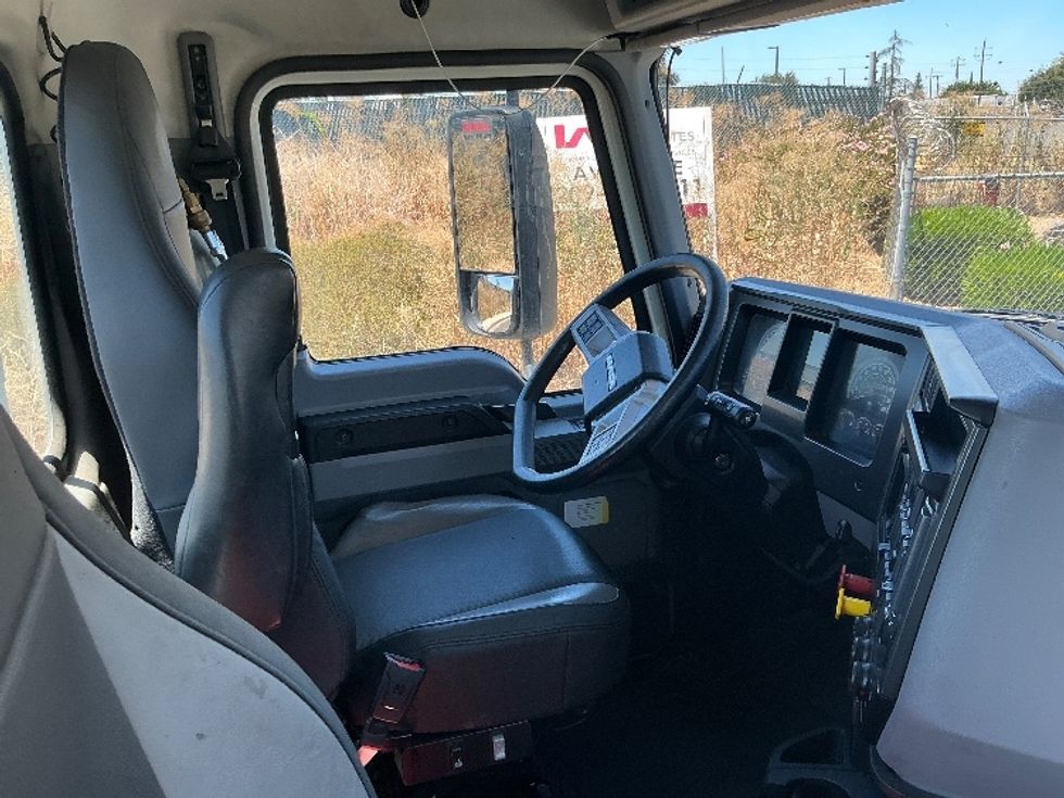 Day Cab Tractor-Heavy Duty Tractors-Mack-2022-ANTHEM-West Sacramento-CA-186,306\n\t\tmiles-$ 61,250 - Image 14
