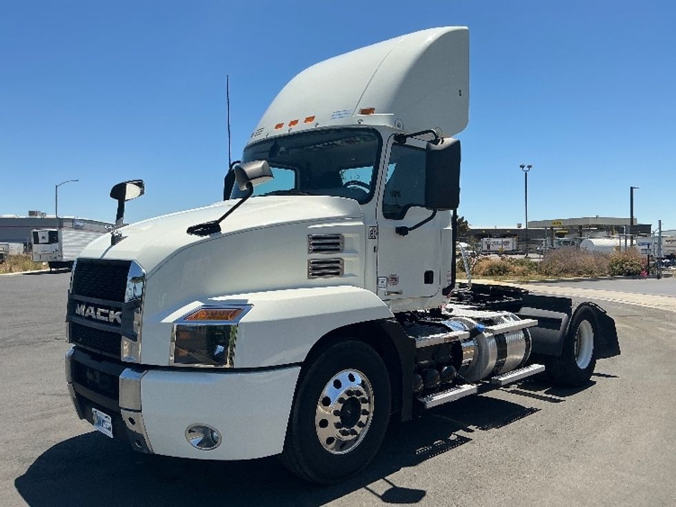 Day Cab Tractor-Heavy Duty Tractors-Mack-2022-ANTHEM-West Sacramento-CA-186,306\n\t\tmiles-$ 61,250 - Image 3