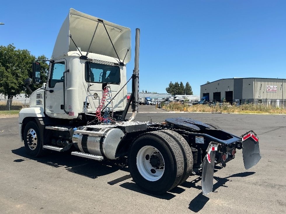 Day Cab Tractor-Heavy Duty Tractors-Mack-2022-ANTHEM-West Sacramento-CA-186,306\n\t\tmiles-$ 61,250 - Image 5
