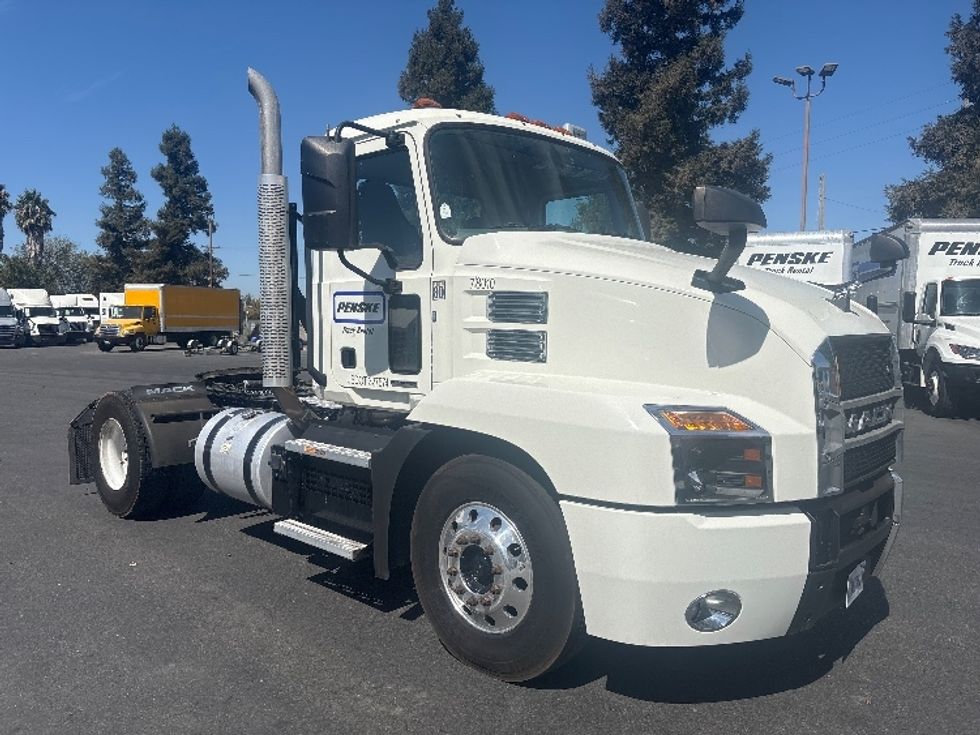Day Cab Tractor-Heavy Duty Tractors-Mack-2022-ANTHEM-West Sacramento-CA-216,382\n\t\tmiles-$ 60,250 - Image 1