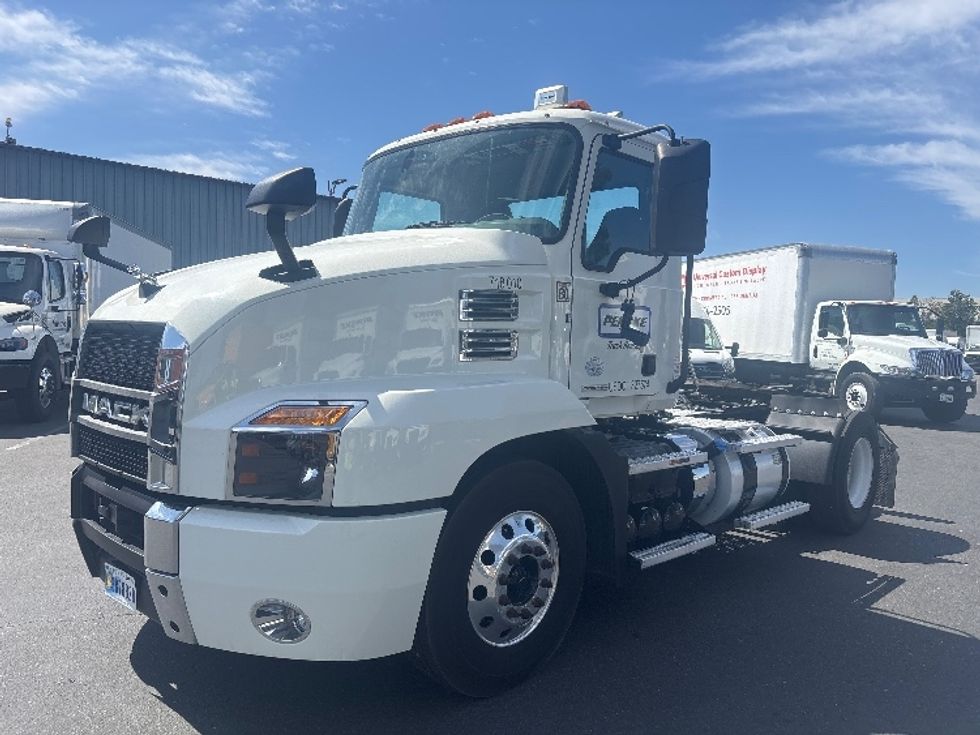 Day Cab Tractor-Heavy Duty Tractors-Mack-2022-ANTHEM-West Sacramento-CA-216,382\n\t\tmiles-$ 60,250 - Image 3