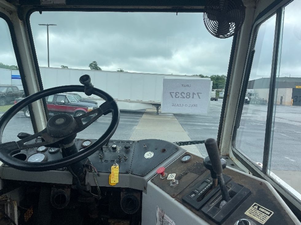 Day Cab Tractor-Heavy Duty Tractors-Ottawa-2013-YT30-Greenville-SC-57,151\n\t\tmiles-$ 9,500 - Image 13