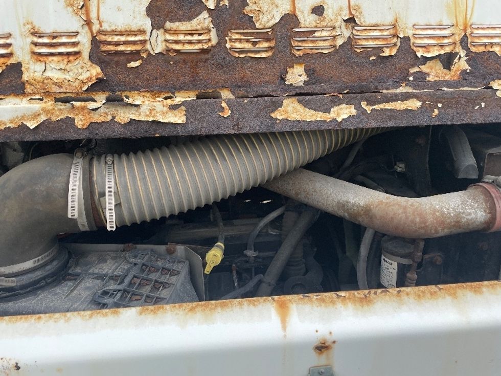 Day Cab Tractor-Heavy Duty Tractors-Ottawa-2013-YT30-Greenville-SC-57,151\n\t\tmiles-$ 9,500 - Image 15