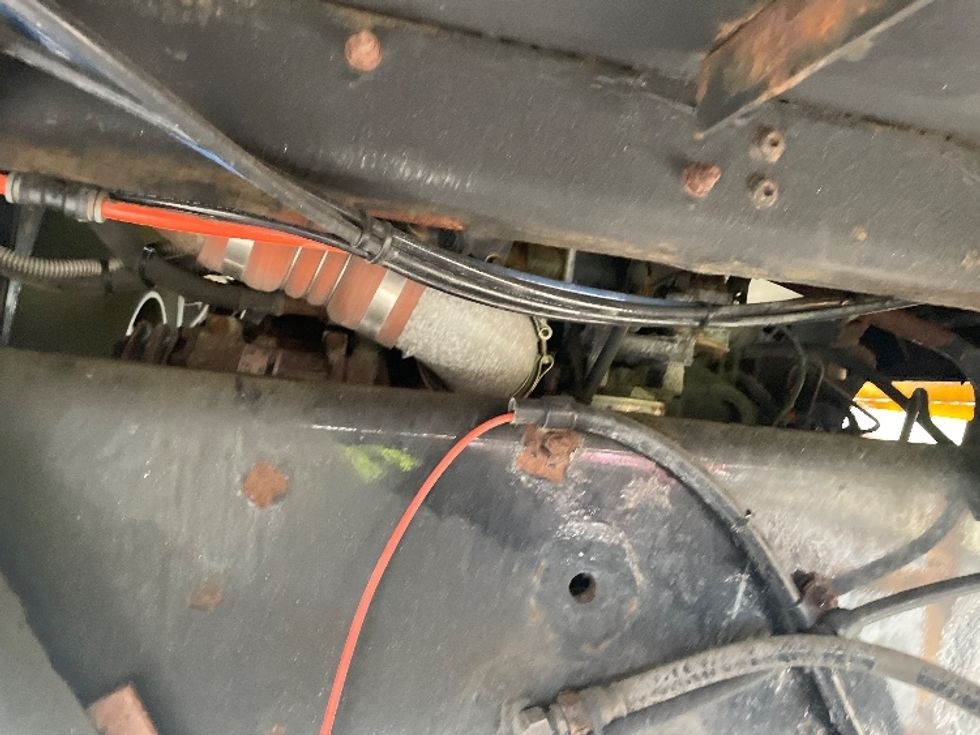 Day Cab Tractor-Heavy Duty Tractors-Ottawa-2013-YT30-Greenville-SC-57,151\n\t\tmiles-$ 9,500 - Image 16