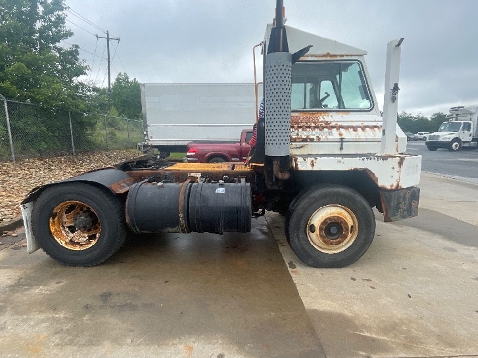 Day Cab Tractor-Heavy Duty Tractors-Ottawa-2013-YT30-Greenville-SC-57,151\n\t\tmiles-$ 9,500 - Image 8