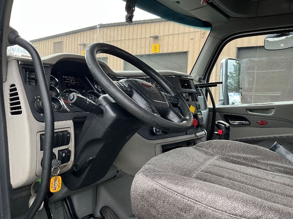 Day Cab Tractor-Heavy Duty Tractors-Peterbilt-2019-579-Portland-OR-224,315\n\t\tmiles-$ 55,250 - Image 10