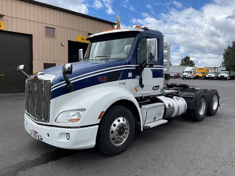 Day Cab Tractor-Heavy Duty Tractors-Peterbilt-2019-579-Portland-OR-224,315\n\t\tmiles-$ 55,250 - Image 3