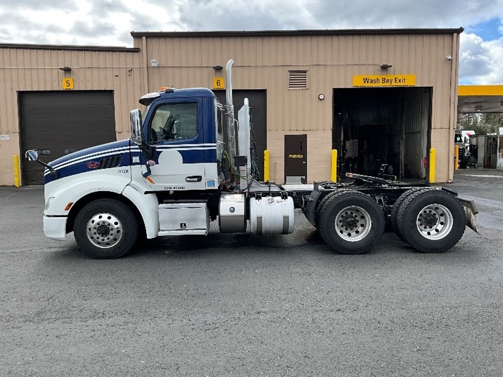 Day Cab Tractor-Heavy Duty Tractors-Peterbilt-2019-579-Portland-OR-224,315\n\t\tmiles-$ 55,250 - Image 4