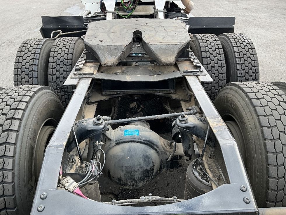 Day Cab Tractor-Heavy Duty Tractors-Peterbilt-2019-579-Portland-OR-224,315\n\t\tmiles-$ 55,250 - Image 6