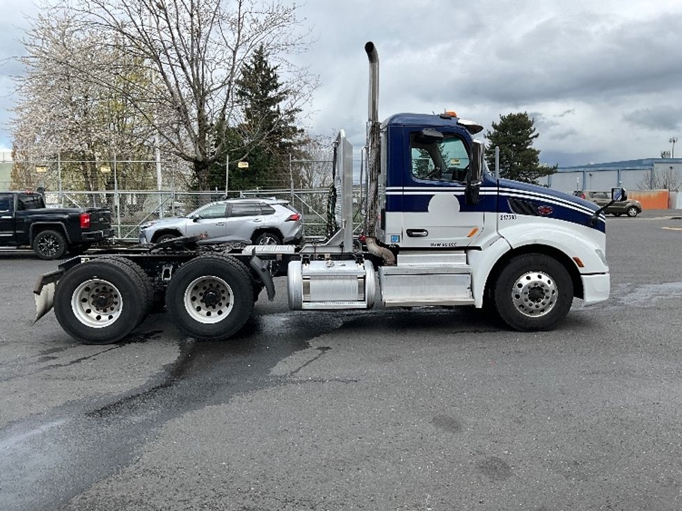 Day Cab Tractor-Heavy Duty Tractors-Peterbilt-2019-579-Portland-OR-224,315\n\t\tmiles-$ 55,250 - Image 8
