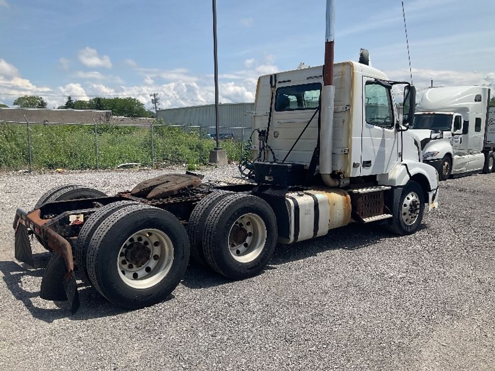 Day Cab Tractor-Heavy Duty Tractors-Volvo-2012-VNL64T300-Buffalo-NY-374,955\n\t\tmiles-$ 16,000 - Image 19
