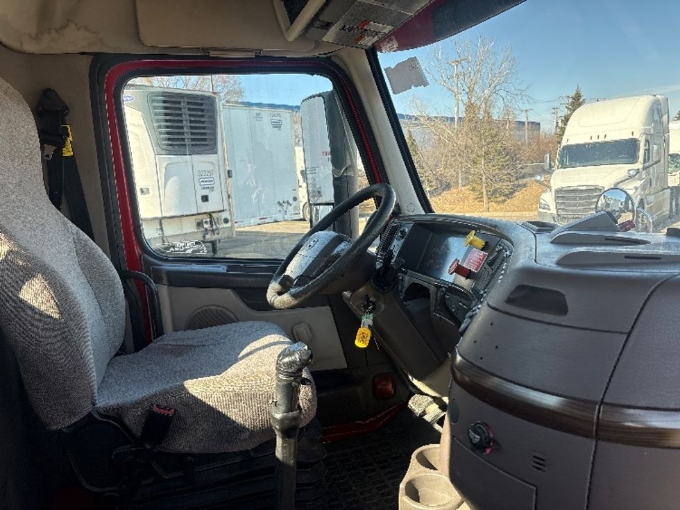 Day Cab Tractor-Heavy Duty Tractors-Volvo-2012-VNM64200-Sturtevant-WI-548,904\n\t\tmiles-$ 7,500 - Image 14